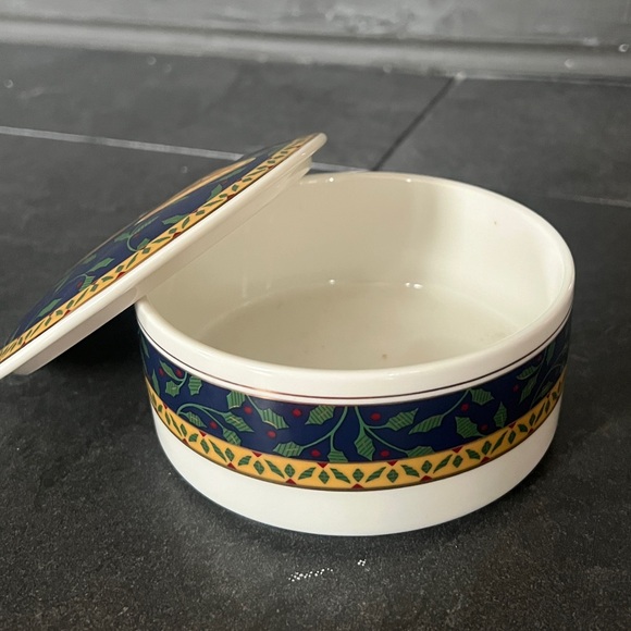 Mikasa Decorative Holiday Bowl w/ Lid - Picture 3 of 7